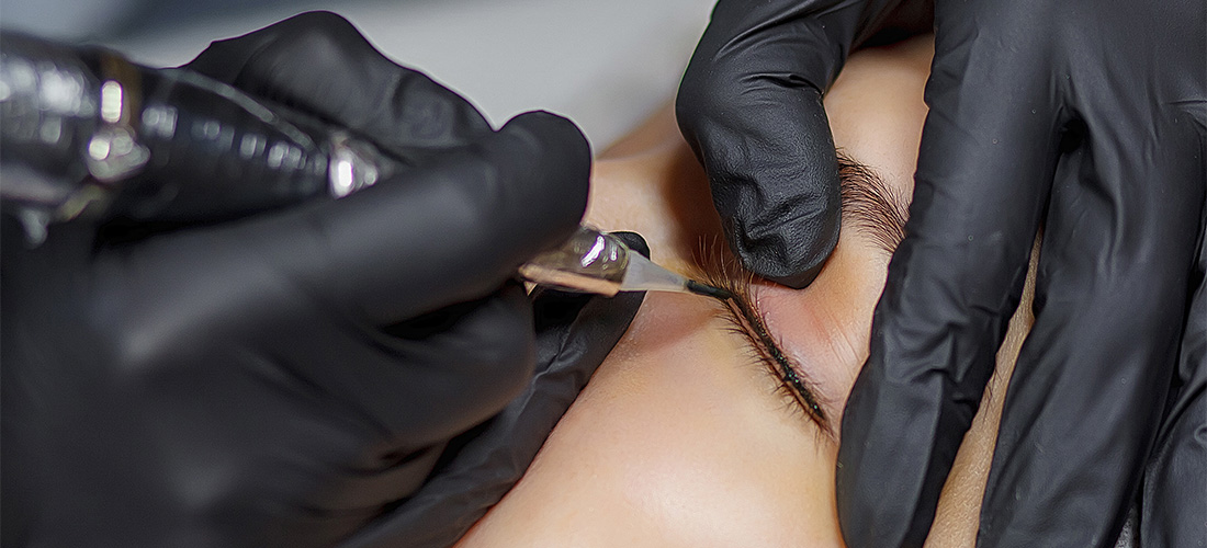 eyeliner tattooing